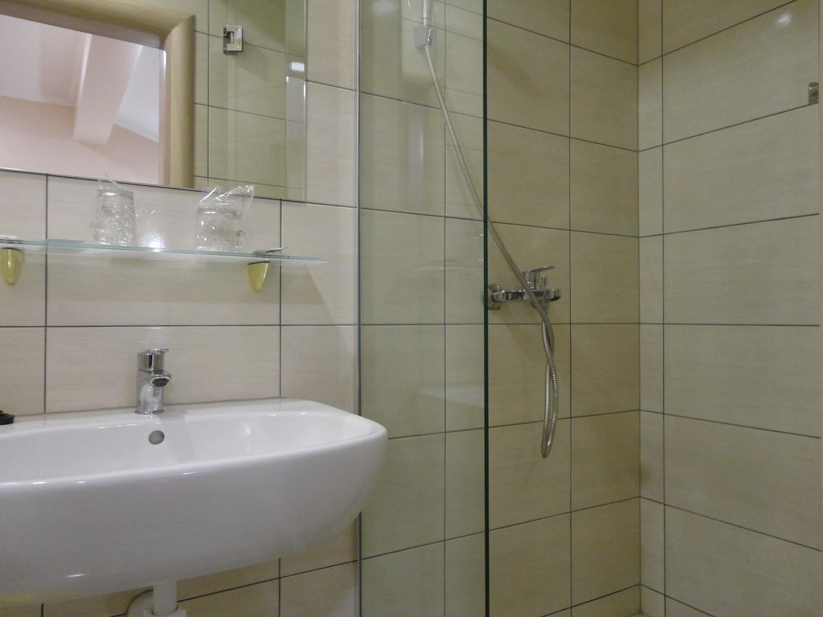 Prenociste "Magnus" Bed and Breakfast Slavonski Brod Buitenkant foto
