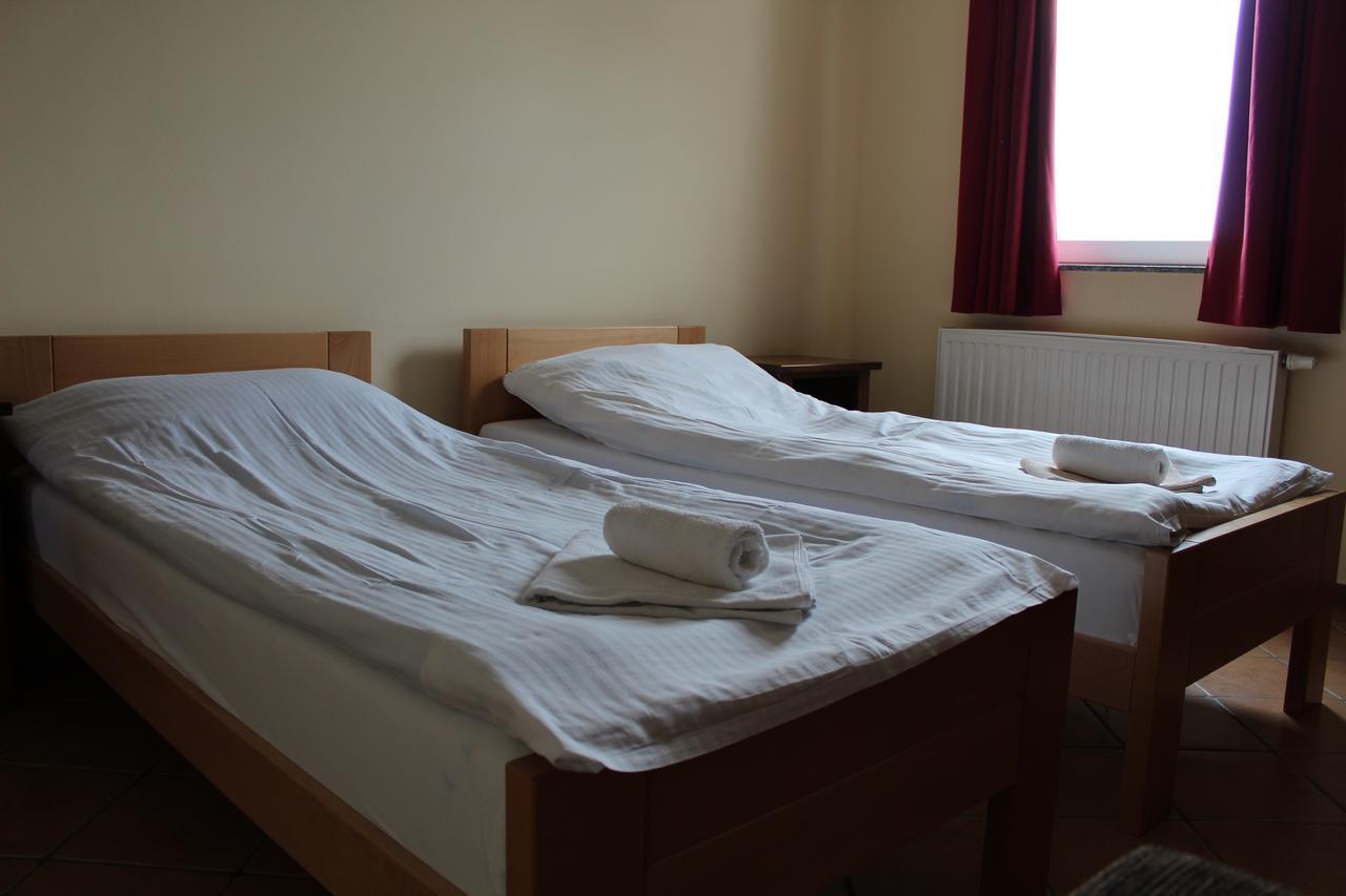 Prenociste "Magnus" Bed and Breakfast Slavonski Brod Buitenkant foto