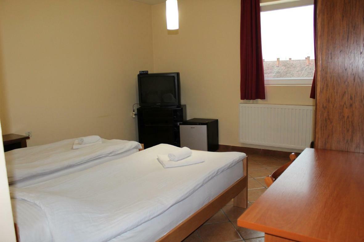 Prenociste "Magnus" Bed and Breakfast Slavonski Brod Buitenkant foto