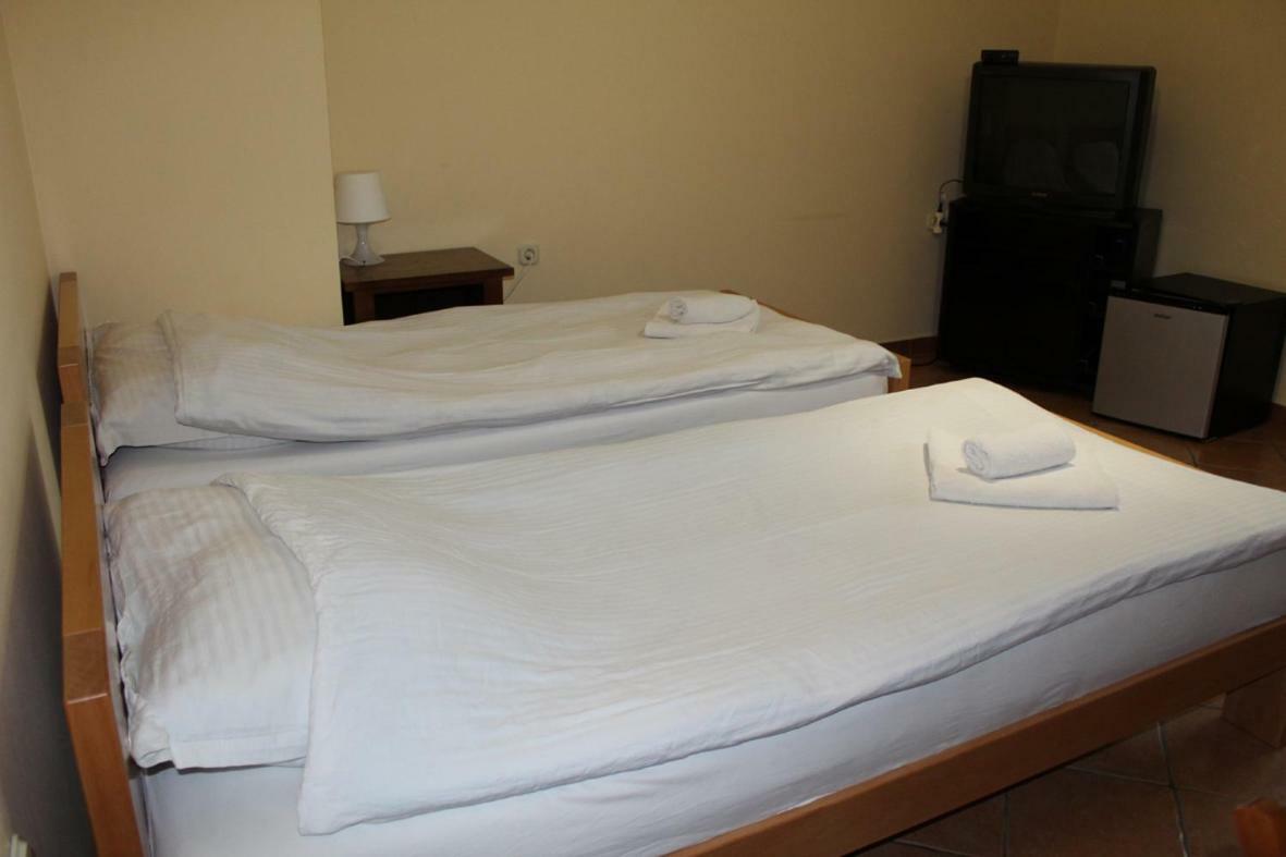 Prenociste "Magnus" Bed and Breakfast Slavonski Brod Buitenkant foto