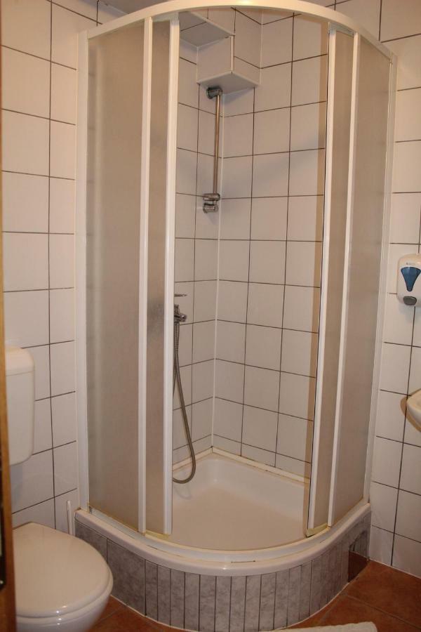 Prenociste "Magnus" Bed and Breakfast Slavonski Brod Buitenkant foto