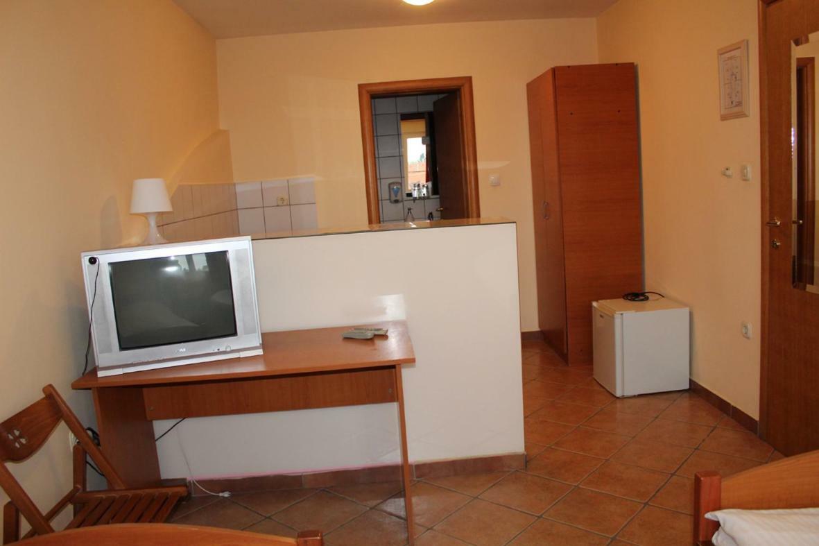 Prenociste "Magnus" Bed and Breakfast Slavonski Brod Buitenkant foto